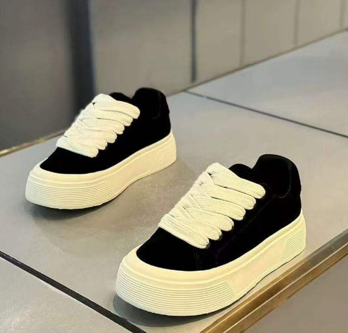 Men's White Skateboarding Sneakers