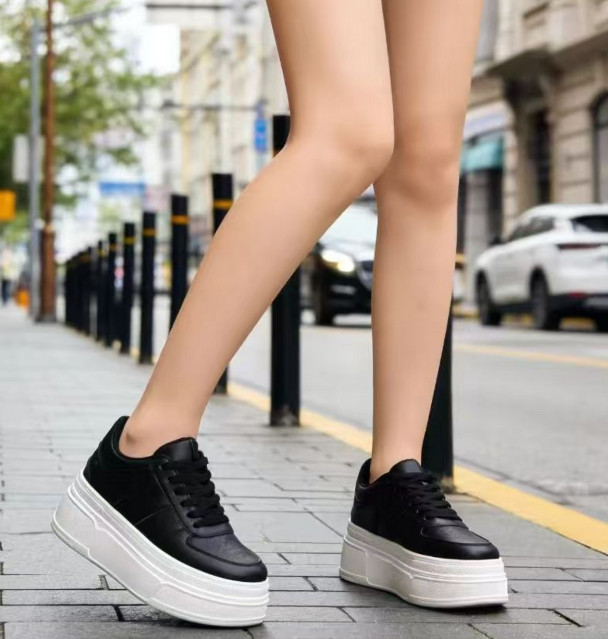 Women's Lace-Up Platform Casual Sneakers